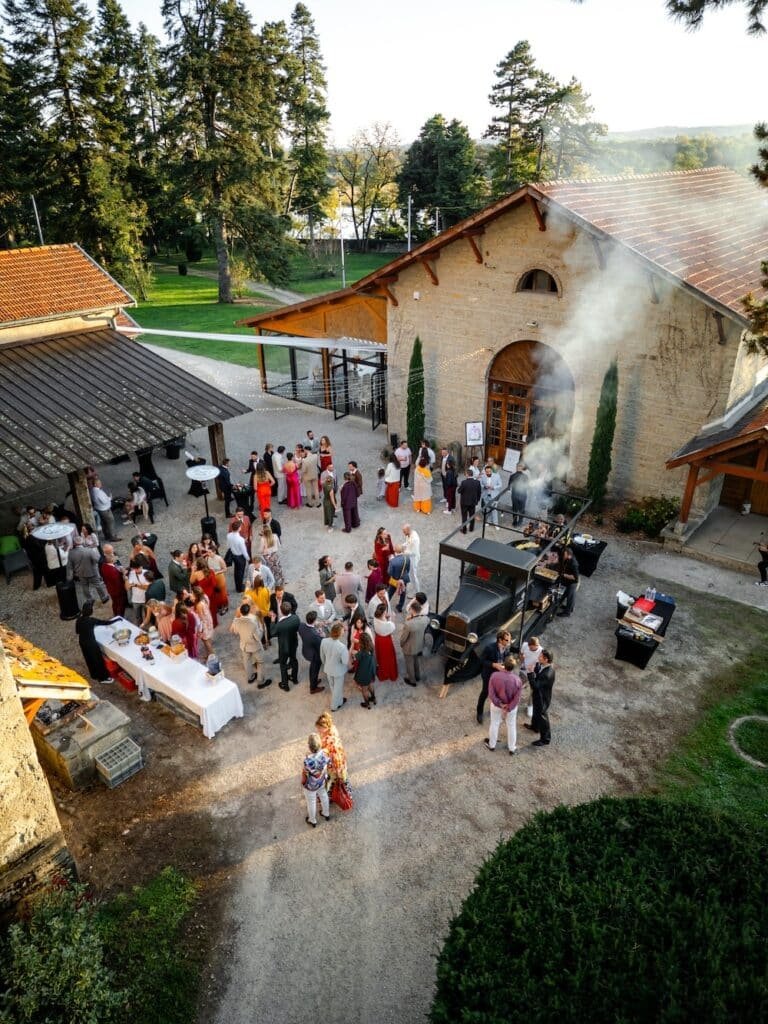 Vue drone mariage avec brasero à toulon