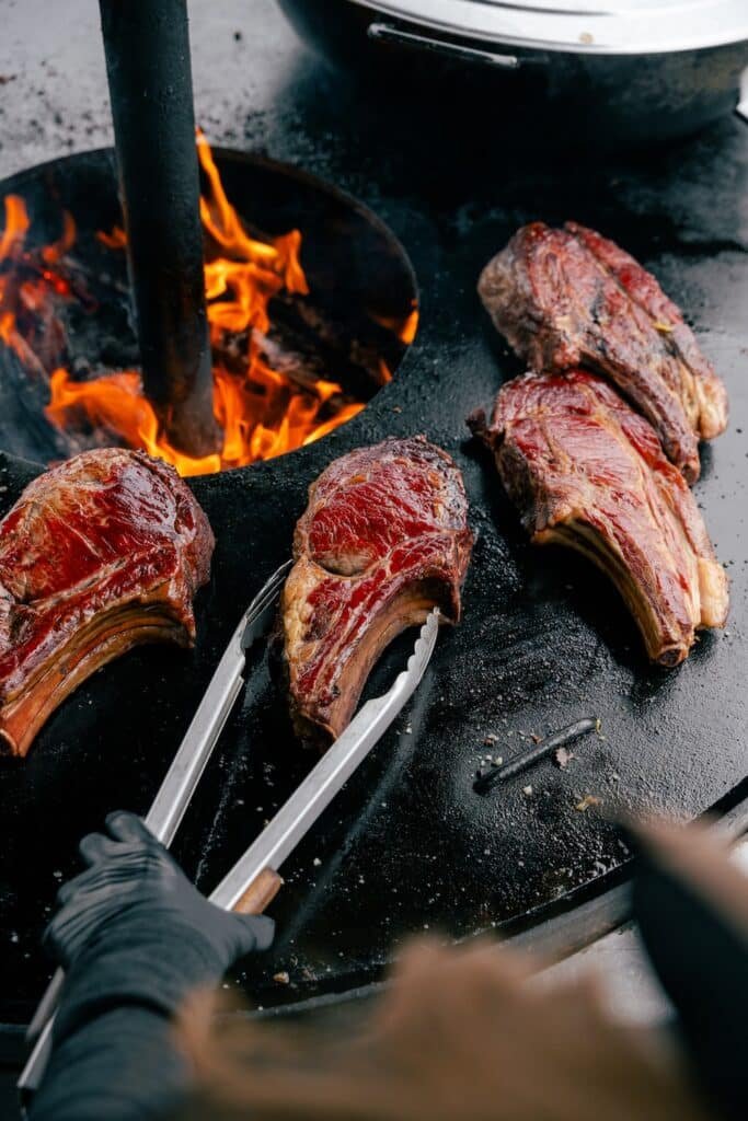 Cote de boeuf cuit au brasero Gueuleton cannes